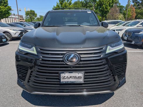 Certified 2025 Lexus LX 600 4WD w/ Appearance Package image 8