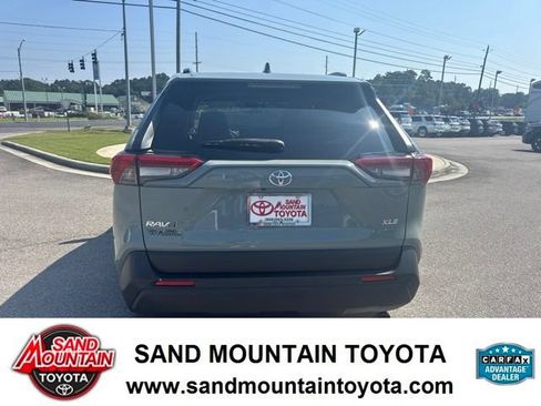 Used 2020 Toyota RAV4 XLE Premium FWD image 4