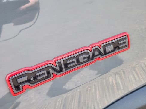 Used 2022 Jeep Renegade Trailhawk w/ Trailer Tow Group AWD/4WD image 11