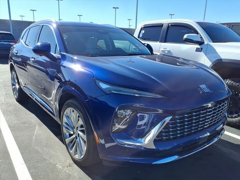 Used 2024 Buick Envision Avenir image 2