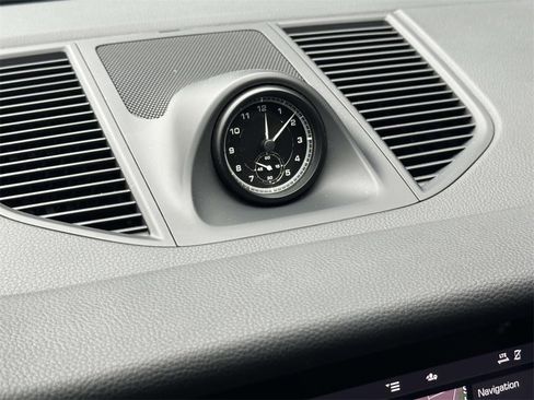 Used 2025 Porsche Macan image 23