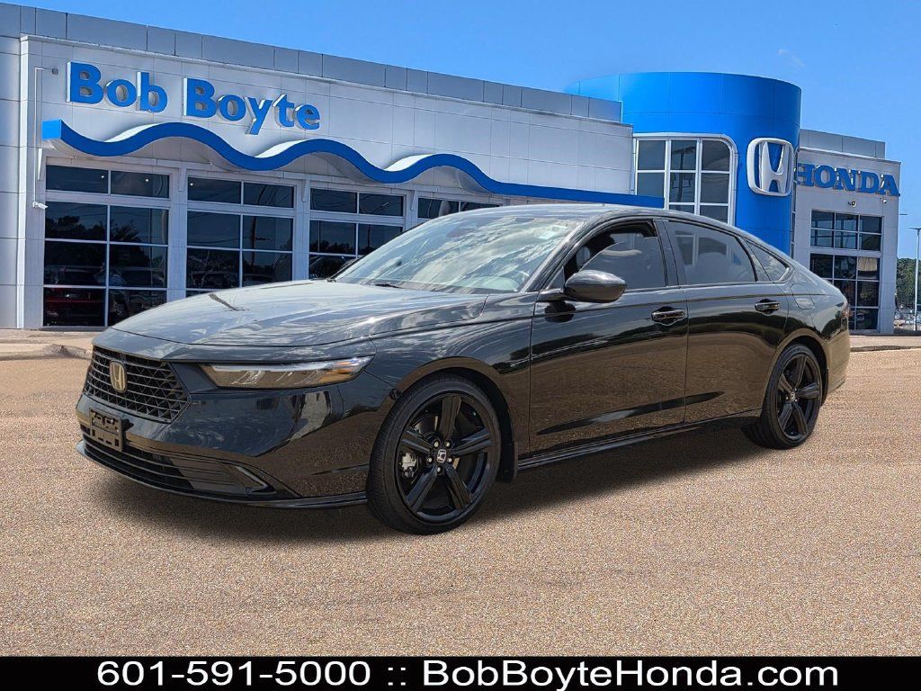 Used 2024 Honda Accord Sport image 1