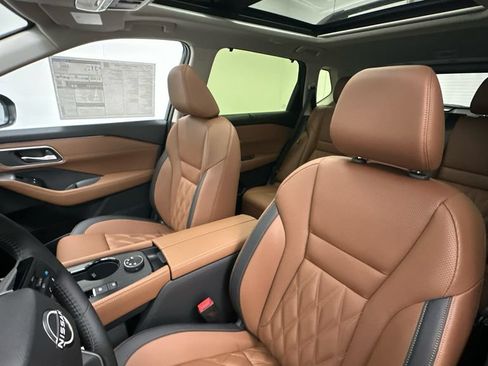 New 2026 Nissan Rogue Platinum w/ Platinum Premium Package AWD/4WD image 9