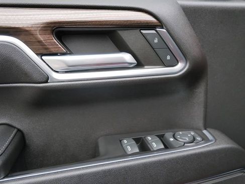 Used 2023 Chevrolet Silverado 1500 LT image 12