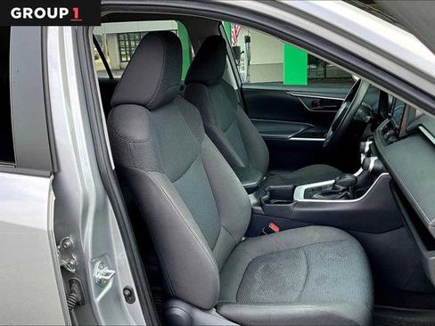 Certified 2022 Toyota RAV4 LE image 7