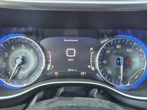 Used 2020 Chrysler Pacifica Limited FWD image 18