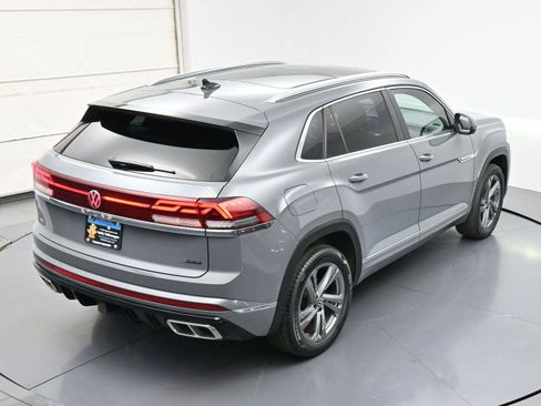 Certified 2024 Volkswagen Atlas Cross Sport SEL R-Line AWD/4WD image 35