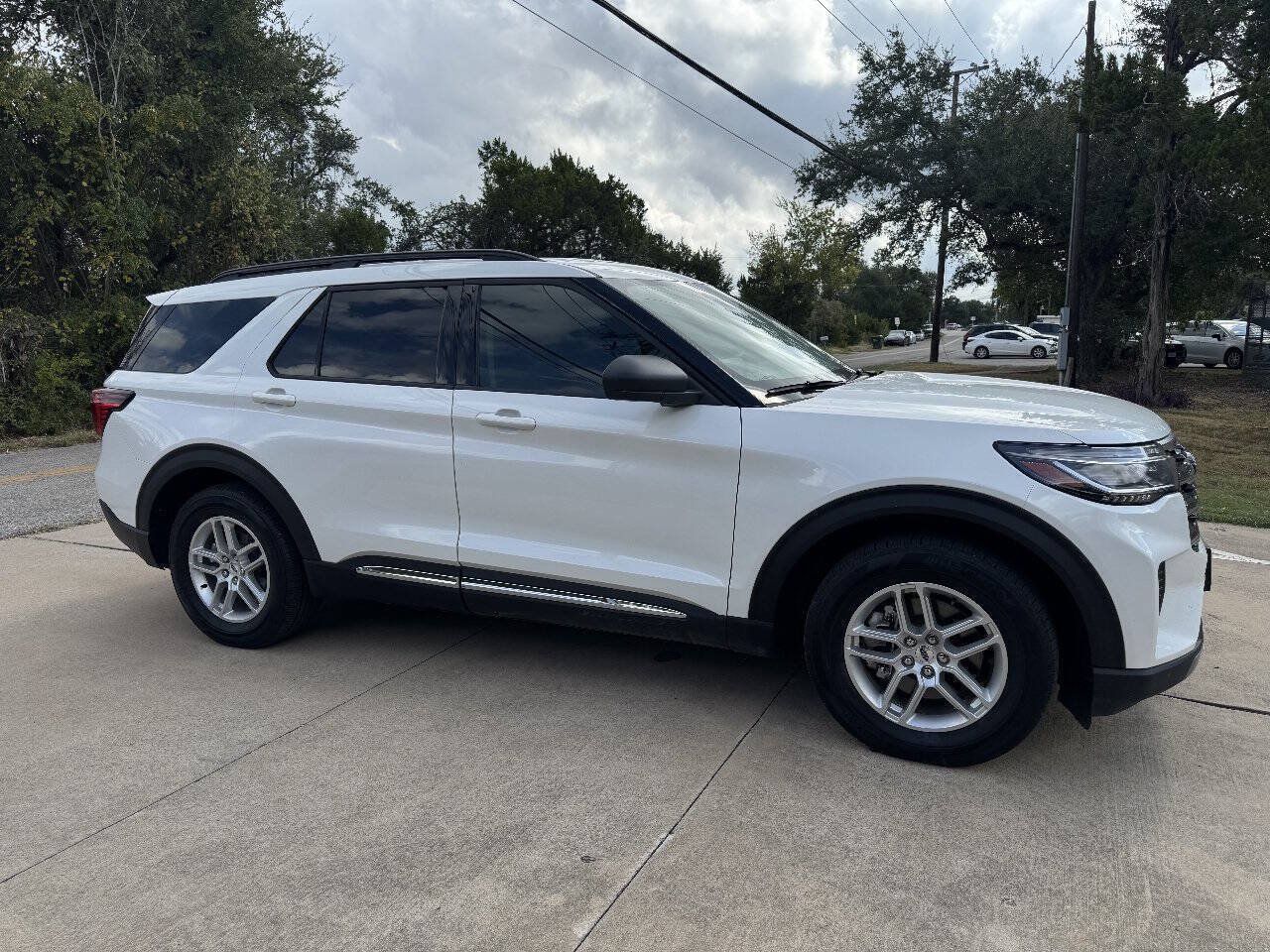 Used 2025 Ford Explorer Active RWD image 18