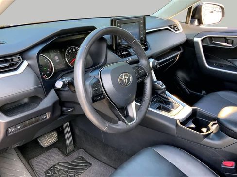 Used 2021 Toyota RAV4 XLE Premium FWD image 18