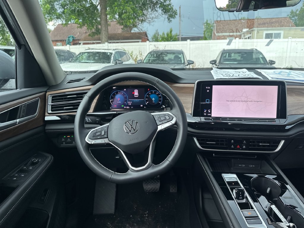 Used 2026 Volkswagen Atlas SE FWD image 17