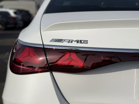 New 2026 Mercedes-Benz E 53 AMG e 4MATIC Sedan image 9