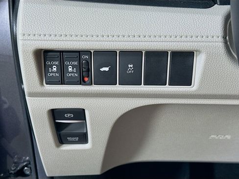 Used 2025 Honda Odyssey EX-L image 23