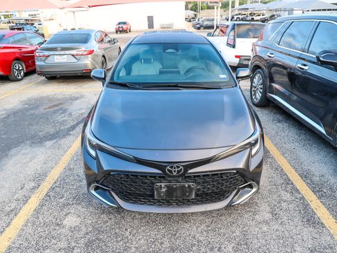 Used 2025 Toyota Corolla XSE FWD image 5