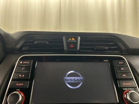 Used 2021 Nissan Versa S FWD image 12