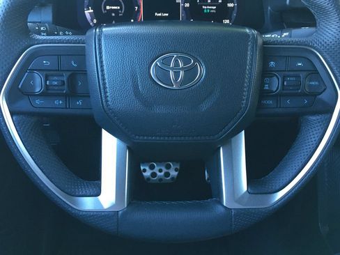 Used 2024 Toyota Tacoma TRD Sport AWD/4WD image 12