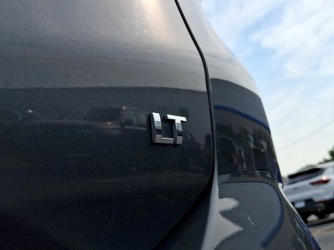 Certified 2018 Chevrolet Equinox LT FWD image 30