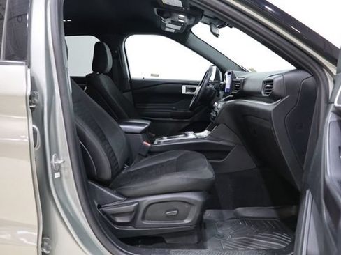 Used 2020 Ford Explorer XLT w/ Comfort Package AWD/4WD image 35