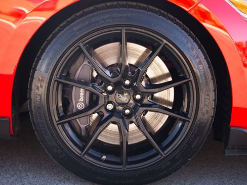 Used 2017 Ford Mustang Shelby GT350 w/ Electronics Package image 12