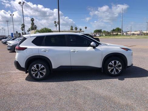 Used 2023 Nissan Rogue SV FWD image 8