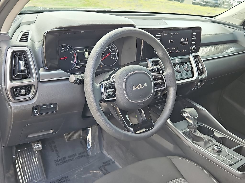 Used 2023 Kia Sorento LX AWD/4WD image 25