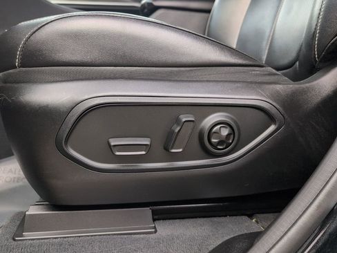 Used 2023 Jeep Grand Cherokee Limited w/ Luxury Tech Group II image 23