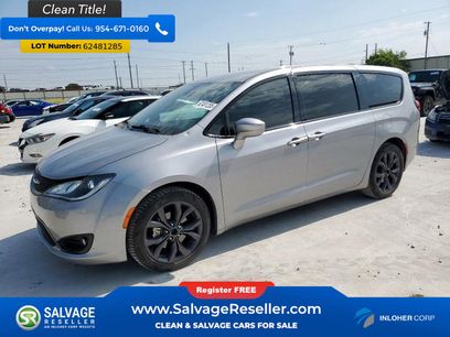 Used 2019 Chrysler Pacifica Touring Plus w/ S Appearance Package
