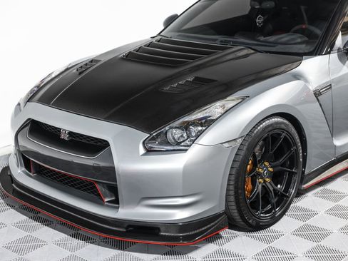 Used 2010 Nissan GT-R Premium AWD/4WD image 21