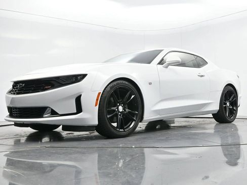 Used 2020 Chevrolet Camaro LT w/ RS Package image 37