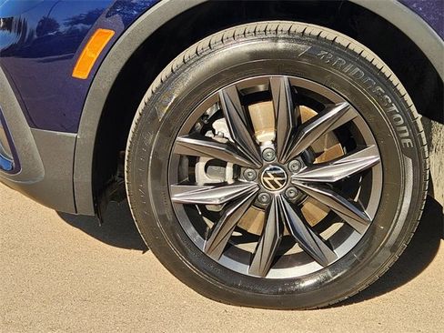 Used 2023 Volkswagen Tiguan SE image 21