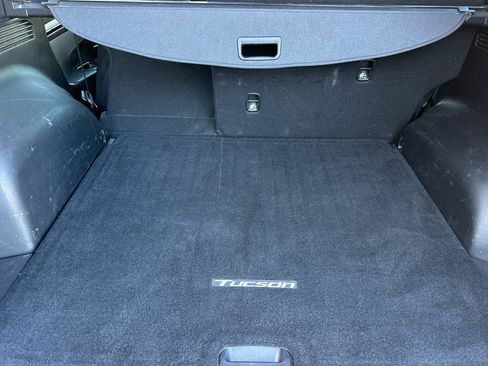 Used 2022 Hyundai Tucson SE w/ Cargo Package image 15