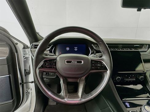 Used 2022 Jeep Grand Cherokee Overland w/ Luxury Tech Group IV image 11