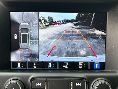 Used 2022 GMC Terrain SLT w/ Tech Package FWD image 24