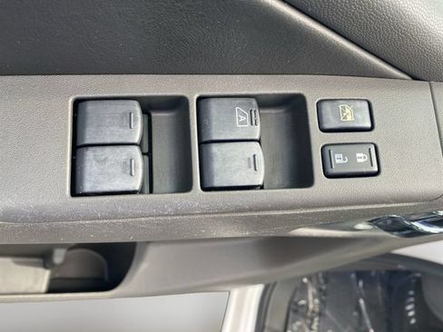 Used 2012 Nissan Frontier PRO-4X w/ Pro-4x Luxury Pkg AWD/4WD image 17