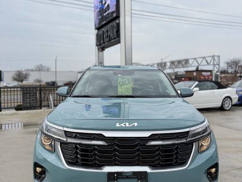 Used 2024 Kia Seltos EX image 2