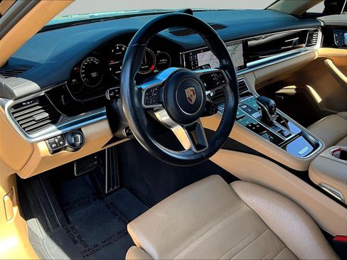 Used 2018 Porsche Panamera 4 AWD/4WD image 17