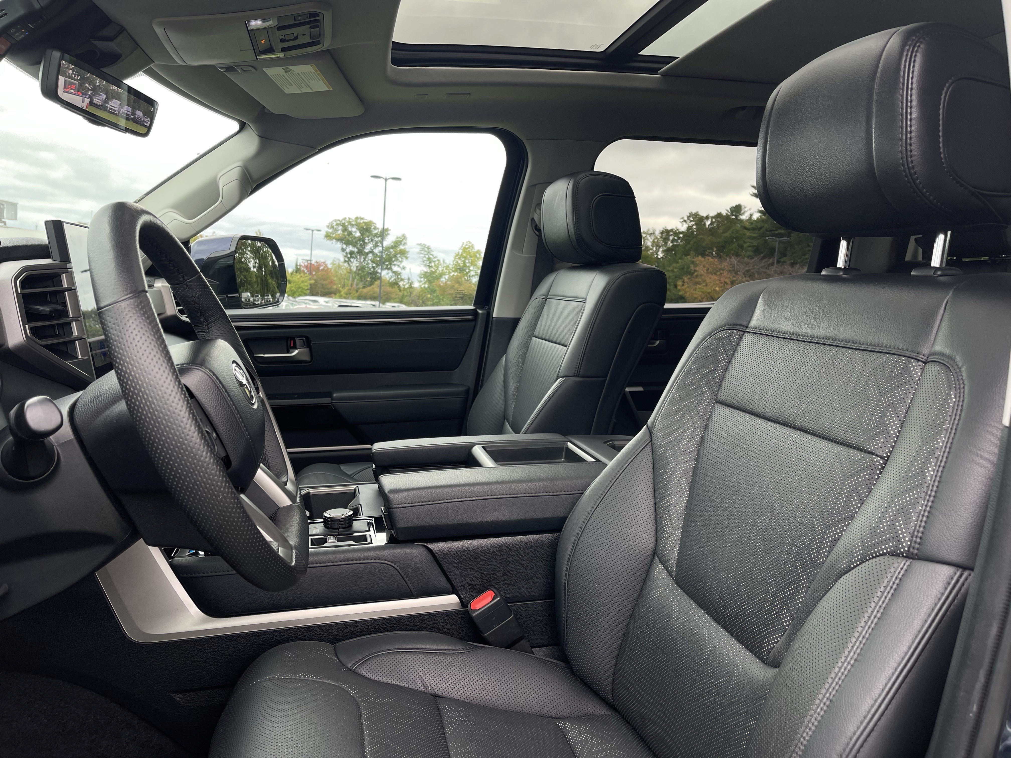 Used 2023 Toyota Tundra Limited AWD/4WD image 12