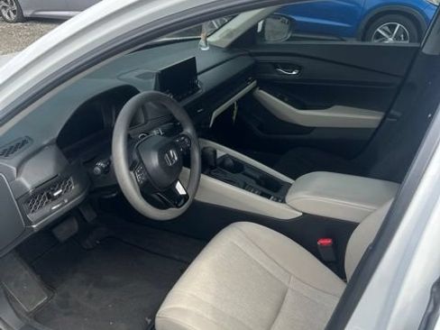 Used 2023 Honda Accord EX image 5