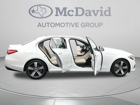 Used 2023 Mercedes-Benz C 300 4MATIC Sedan image 41
