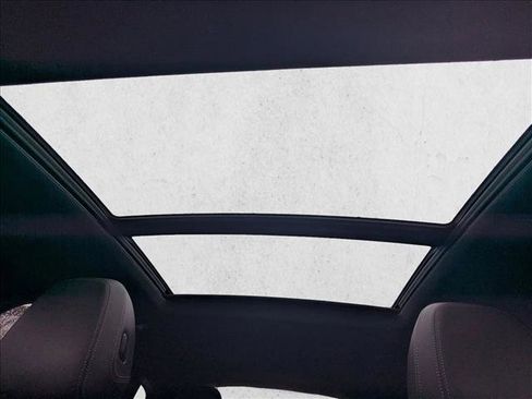 Used 2023 BMW X4 xDrive30i w/ Convenience Package image 16