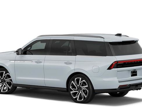 New 2026 Lincoln Navigator Reserve AWD/4WD image 11