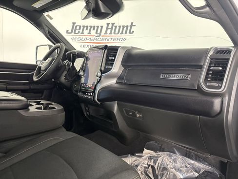 Used 2025 RAM 2500 Big Horn AWD/4WD image 28