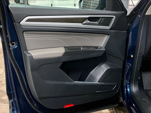 Used 2022 Volkswagen Atlas SE image 41