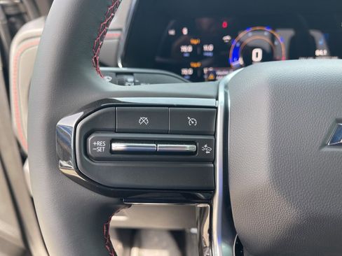 New 2024 Chevrolet Colorado Z71 w/ LPO, Dark Essentials Package image 22