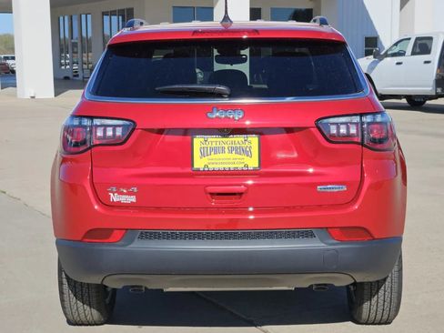 New 2025 Jeep Compass Latitude image 4