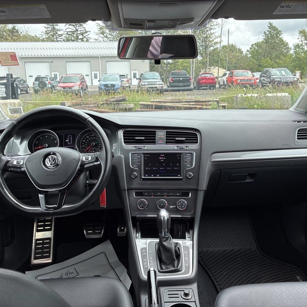 Used 2017 Volkswagen Golf Alltrack SE AWD/4WD image 7