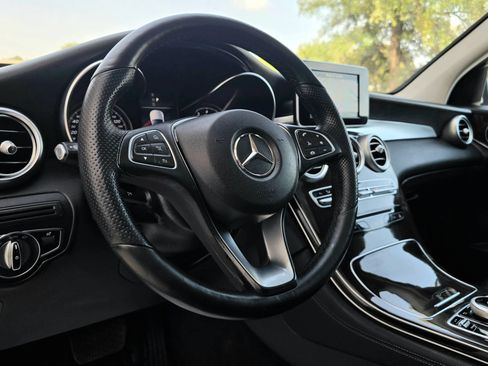 Used 2018 Mercedes-Benz GLC 300 4MATIC image 30