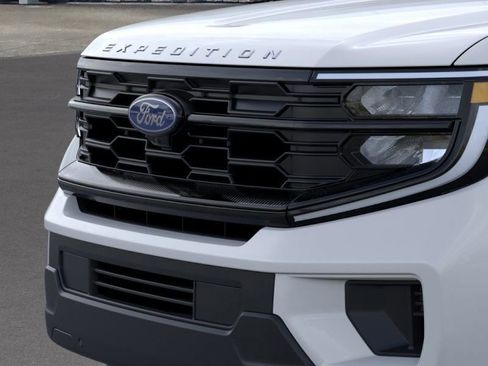 New 2025 Ford Expedition Active image 18