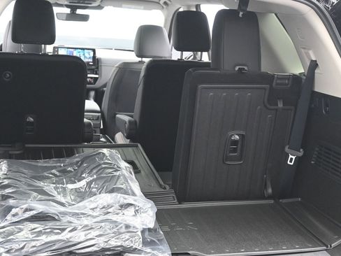 New 2026 Nissan Pathfinder Platinum AWD/4WD image 22
