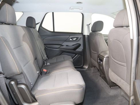 Used 2021 Chevrolet Traverse LS image 11