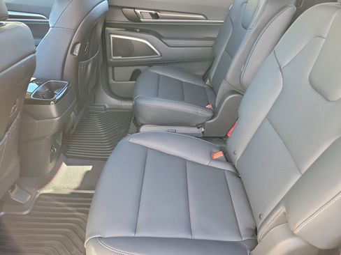 New 2025 Kia Telluride S image 6